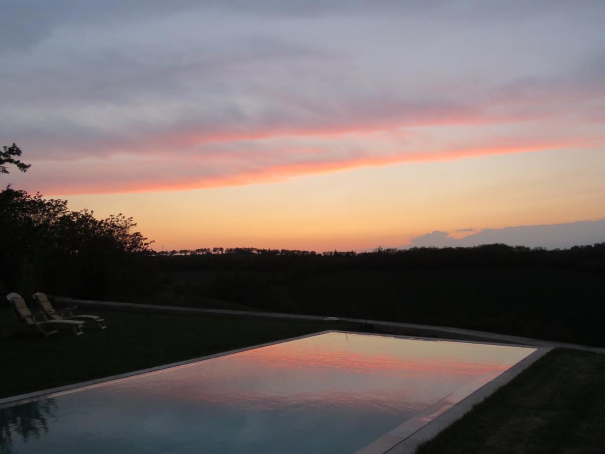 B&B La Mirande De Saint-Clar Bagian luar foto